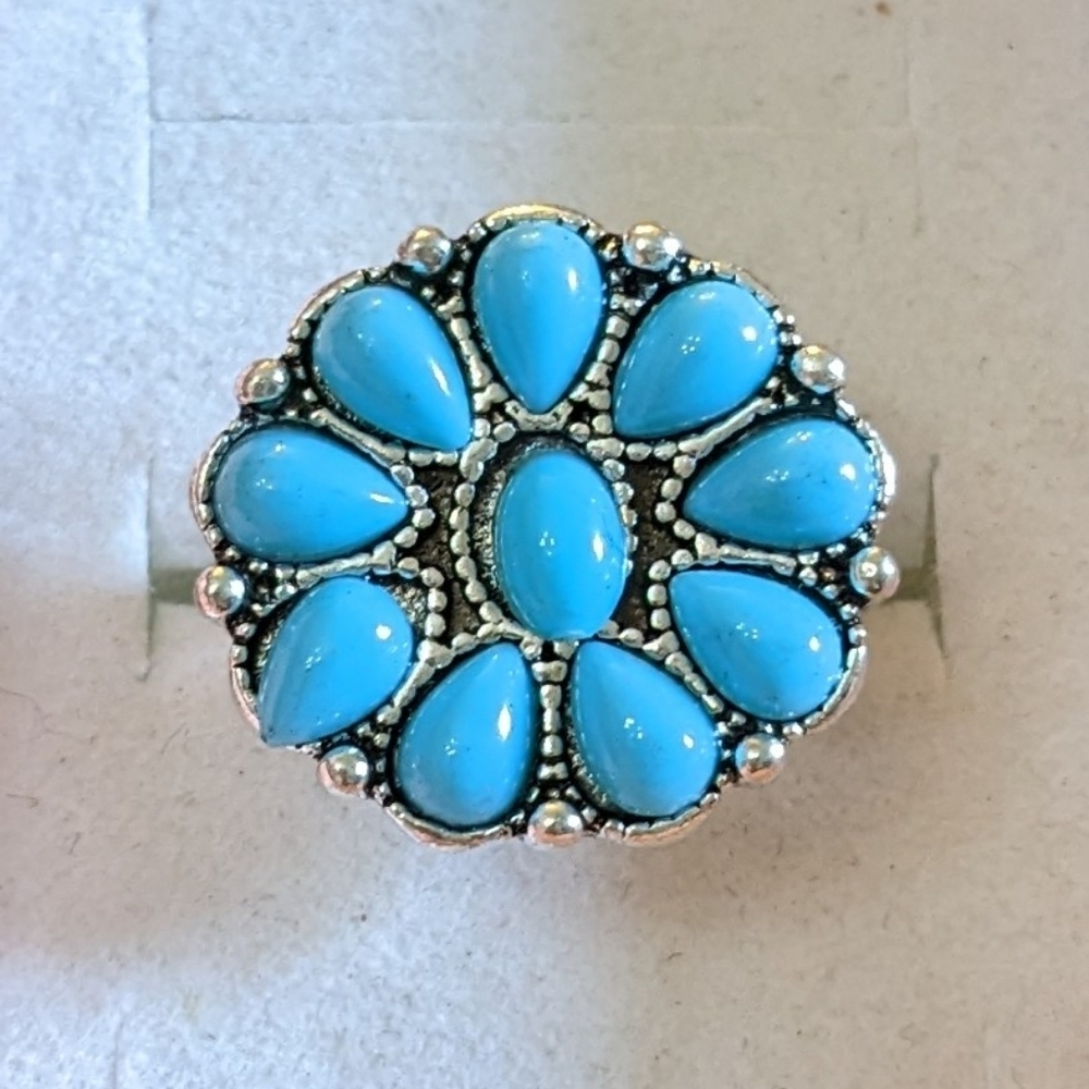 New Exaggerated Turquoise Ring Vintage Style size 6, T2B2F